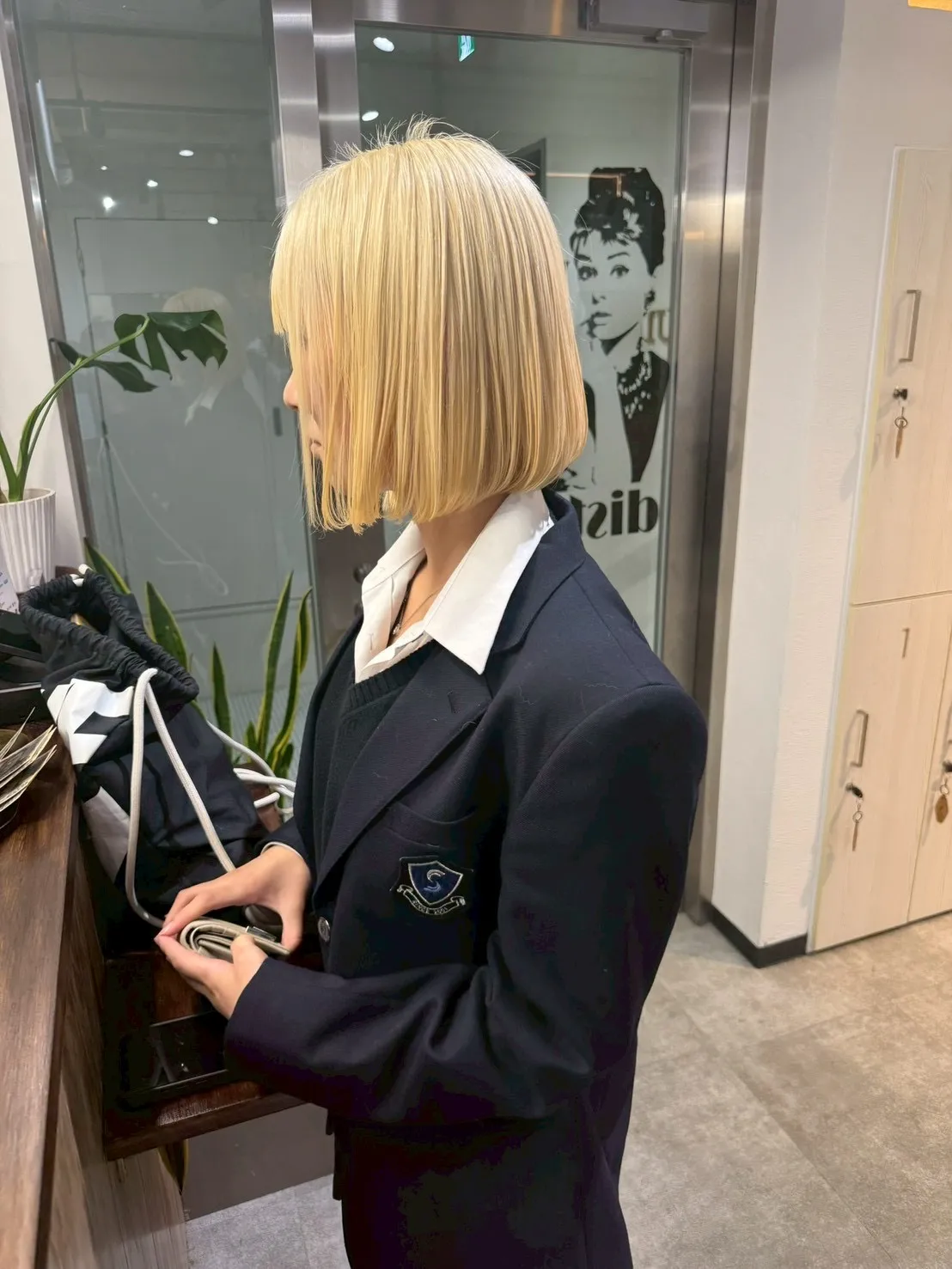 シンプルなハイトーンカラー