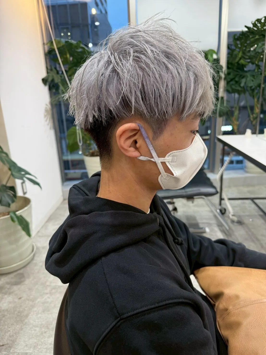 高校生の初ブリーチ